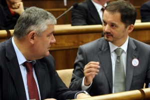 Předseda Slovenské národní strany Ján Slota s kolegou.